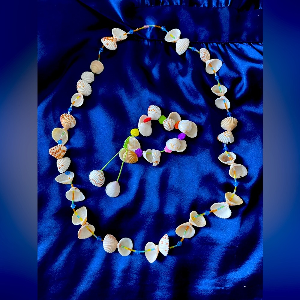 Handmade shell necklace and bracelet made in Burma/Myanmar